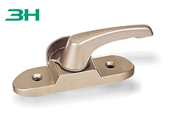 ข้อใดให้ความปลอดภัยสูงกว่า: ระบบ Crescent Locks เทียบกับระบบล็อคแบบแถวเดียว/แบบ Cross