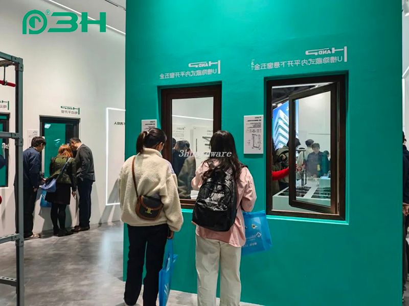 งานแสดงฮาร์ดแวร์ windoor 55